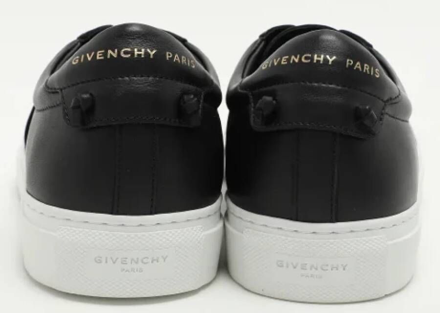 Givenchy Pre-owned Leather sneakers Black Heren