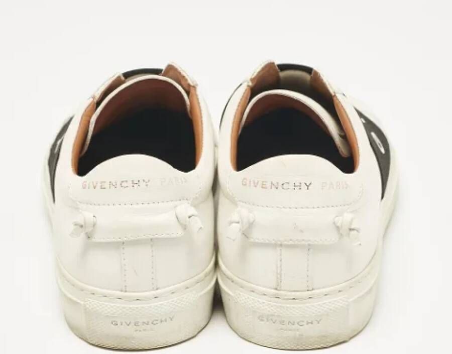 Givenchy Pre-owned Leather sneakers White Dames