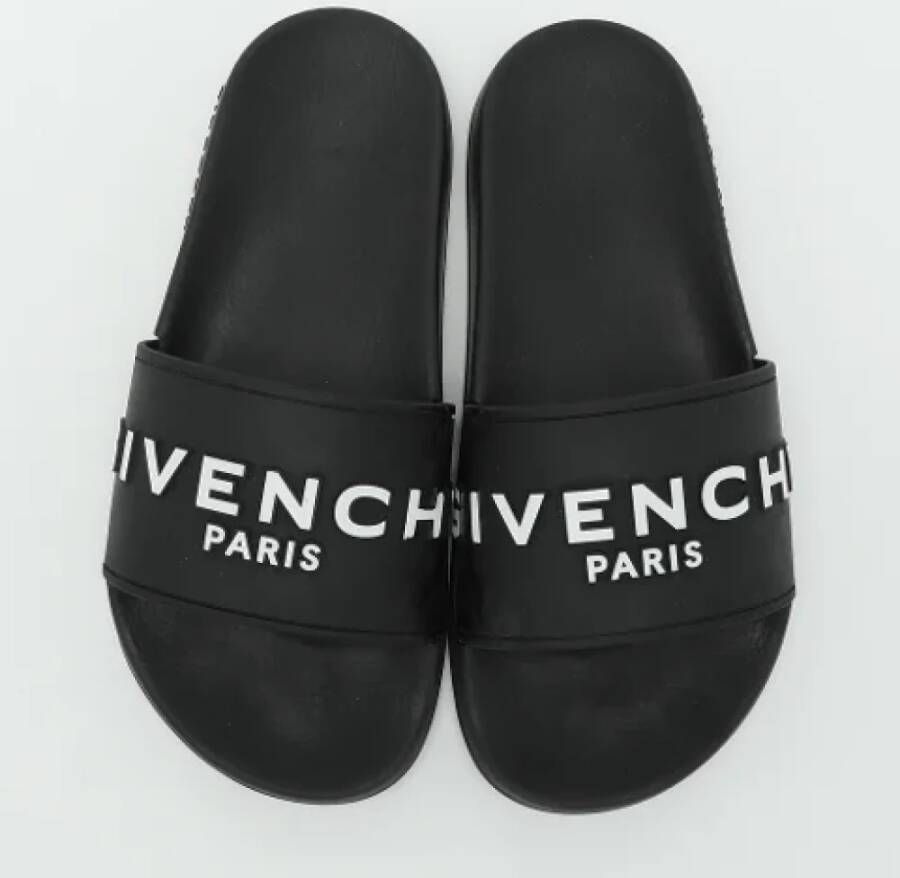 Givenchy Pre-owned Rubber flats Black Dames