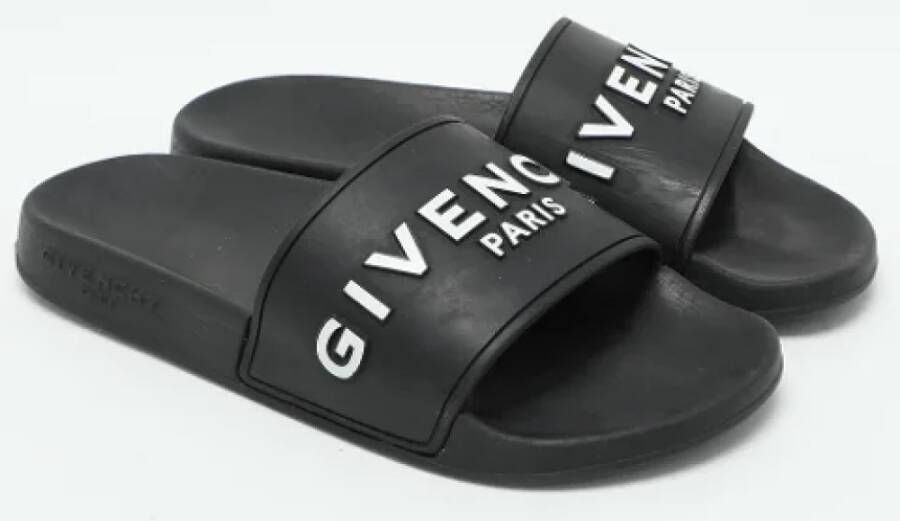 Givenchy Pre-owned Rubber flats Black Dames