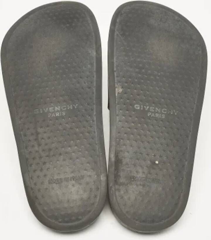 Givenchy Pre-owned Rubber sandals Black Dames