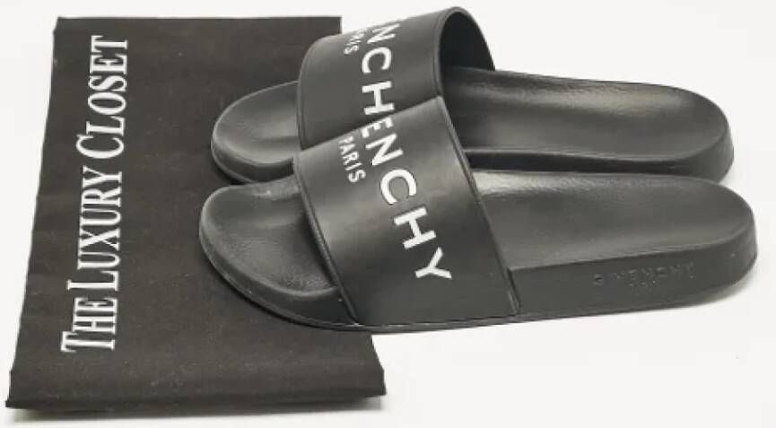 Givenchy Pre-owned Rubber sandals Black Dames