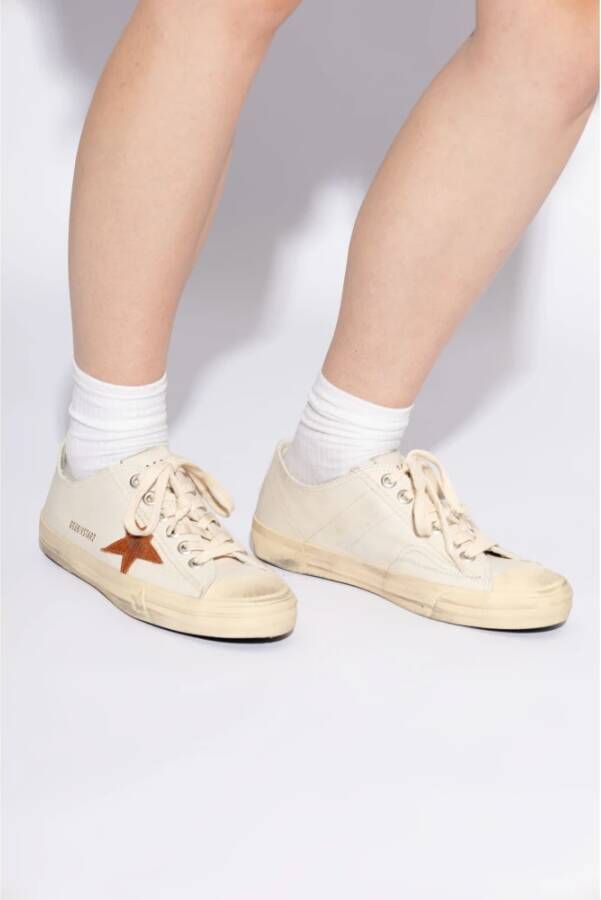 Golden Goose Sportschoenen `V-Star 2` Beige Dames