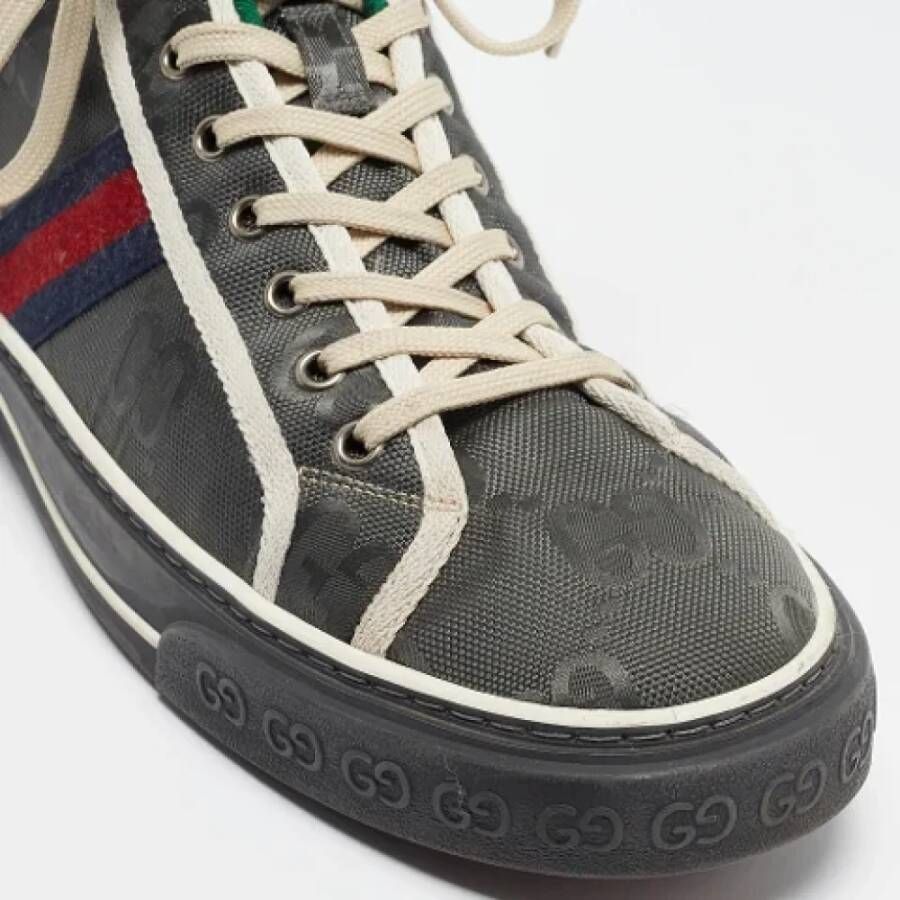 Gucci Vintage Pre-owned Canvas sneakers Gray Heren