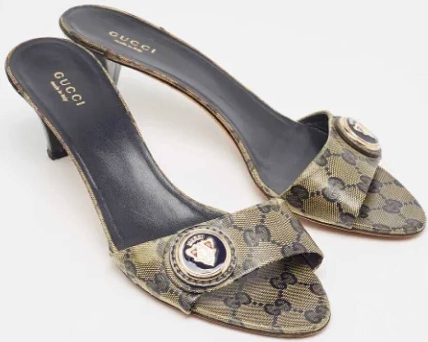 Gucci Vintage Pre-owned Coated canvas sandals Brown Dames