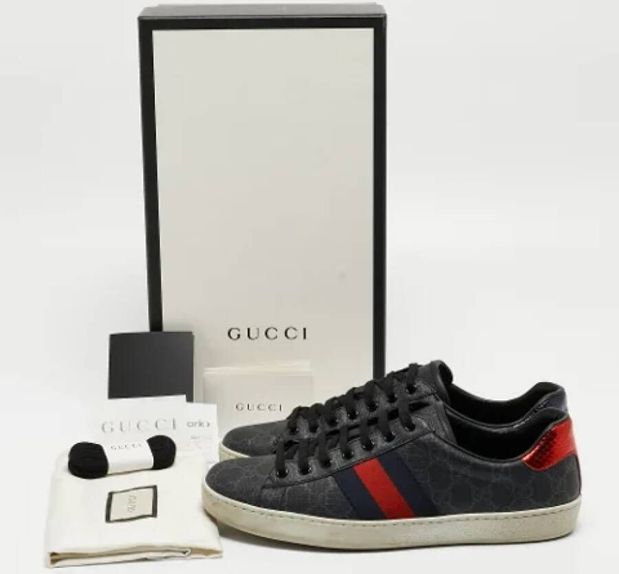 Gucci Vintage Pre-owned Coated canvas sneakers Gray Dames