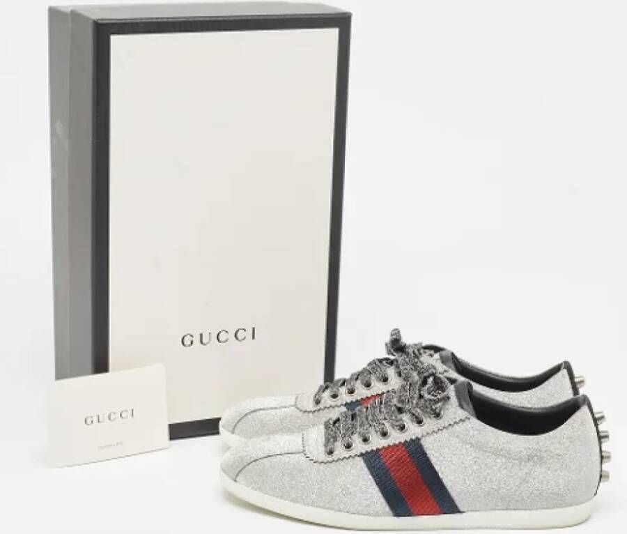 Gucci Vintage Pre-owned Fabric sneakers Gray Dames