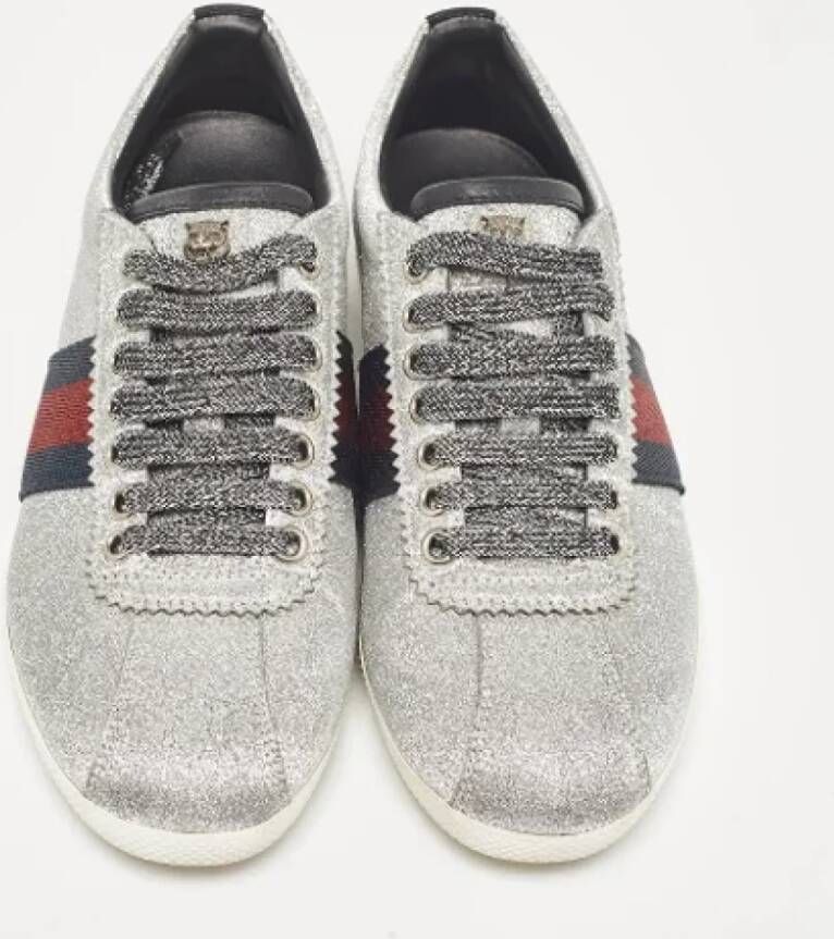 Gucci Vintage Pre-owned Fabric sneakers Gray Dames