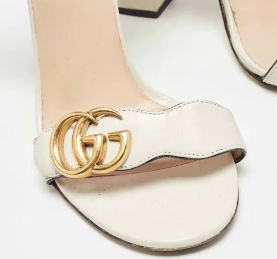 Gucci Vintage Pre-owned Leather sandals Beige Dames