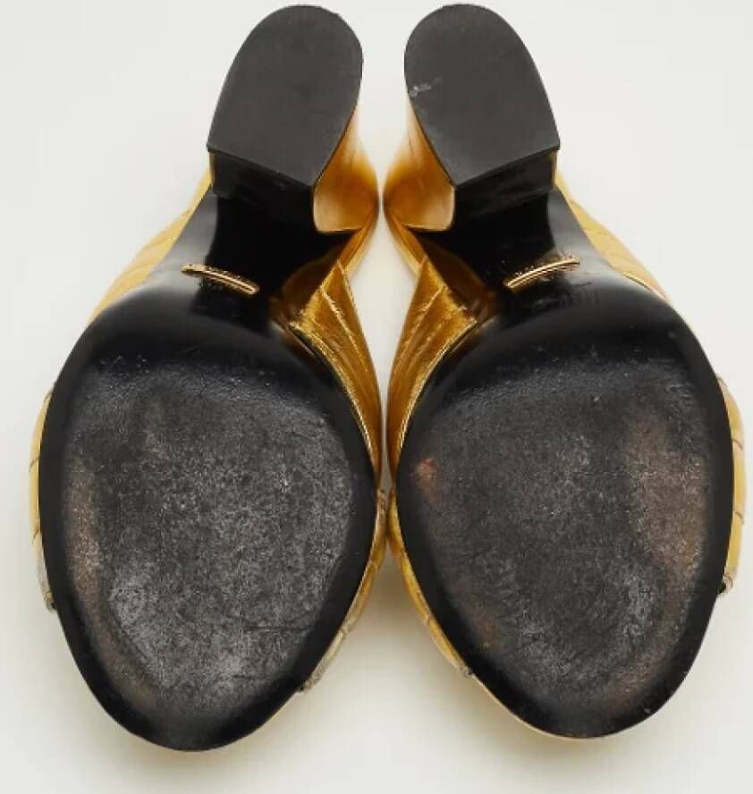 Gucci Vintage Pre-owned Leather sandals Yellow Dames