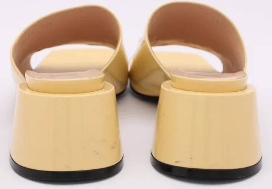 Gucci Vintage Pre-owned Leather sandals Yellow Dames