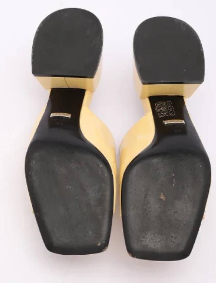 Gucci Vintage Pre-owned Leather sandals Yellow Dames