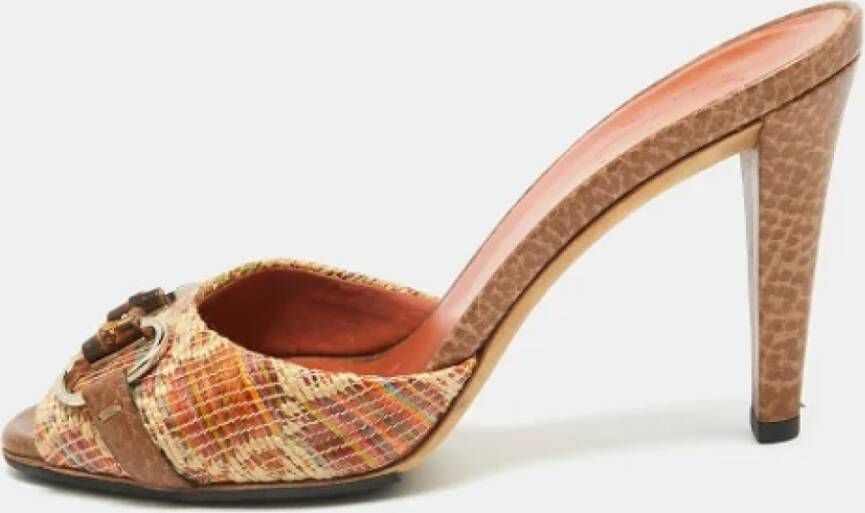 Gucci Vintage Pre-owned Raffia sandals Brown Dames