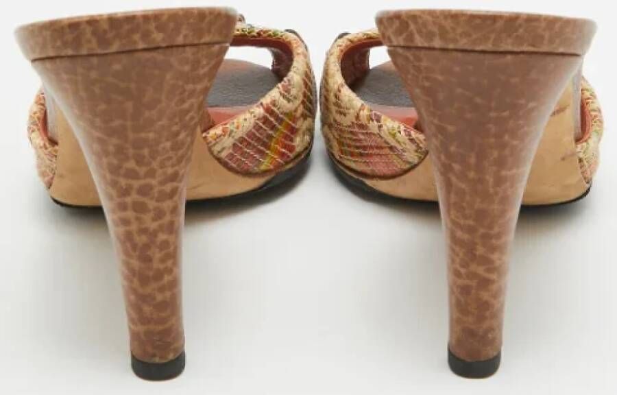 Gucci Vintage Pre-owned Raffia sandals Brown Dames