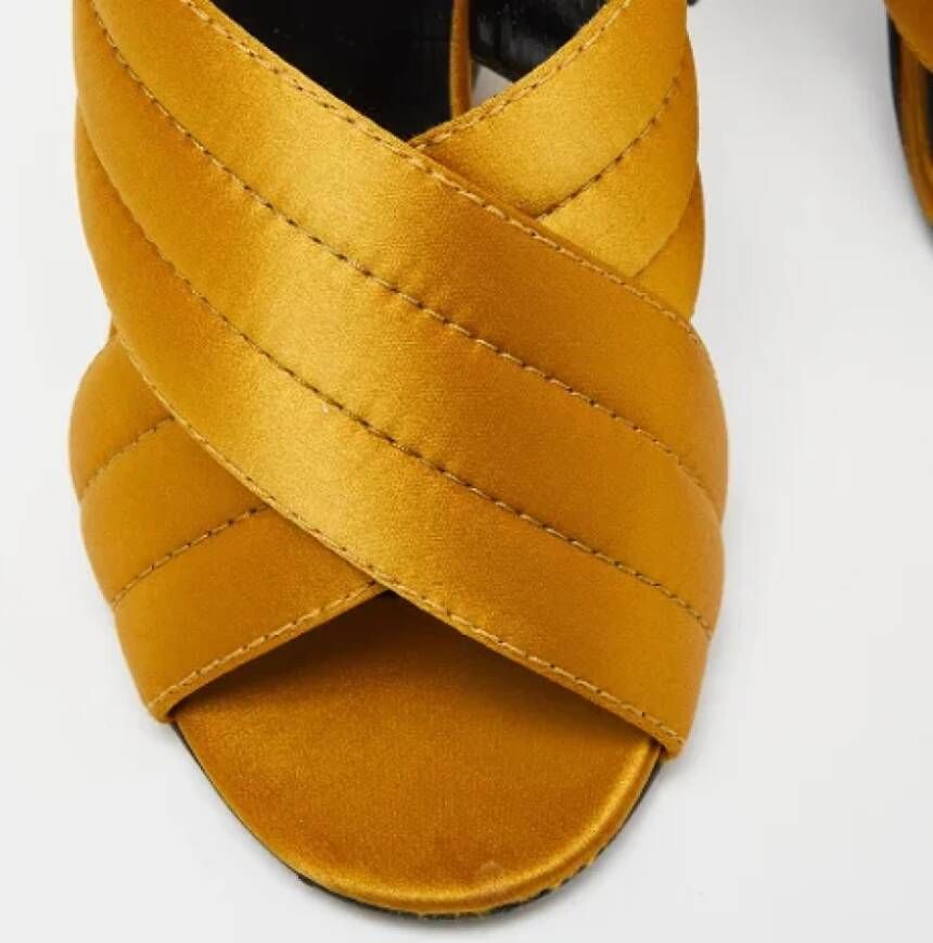 Gucci Vintage Pre-owned Satin sandals Yellow Dames