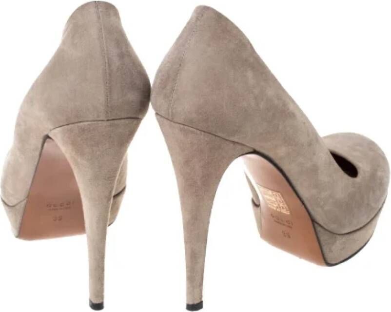 Gucci Vintage Pre-owned Suede heels Gray Dames