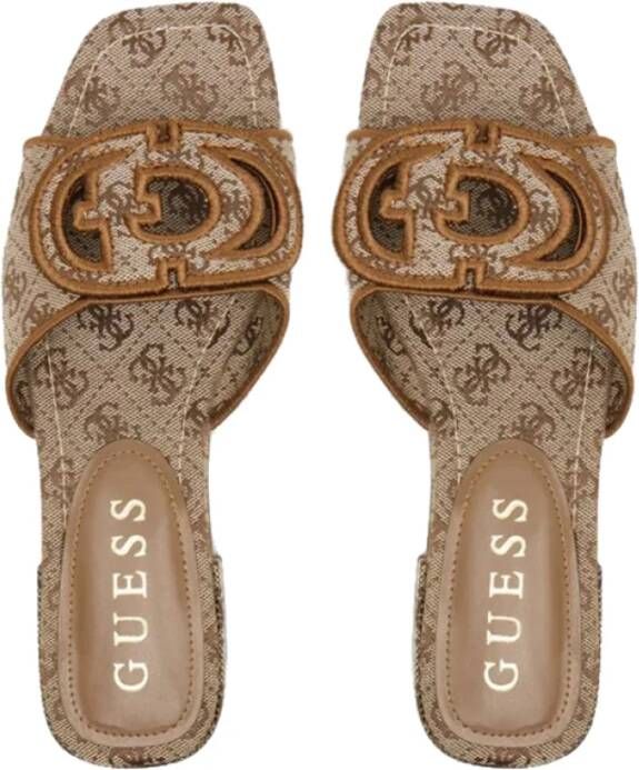 Guess Beige Lage Sandalen met Gouden Details Beige Dames