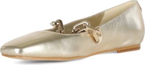 Guess Gelamineerde leren ballerina met decoratieve ketting Yellow Dames