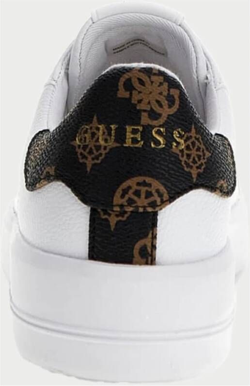 Guess Witte Leren Sneakers met Gouden Logo White Dames