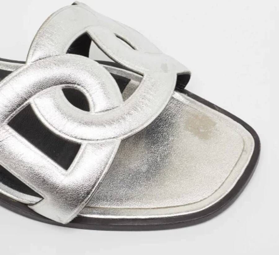 Hermès Vintage Pre-owned Leather flats Gray Dames