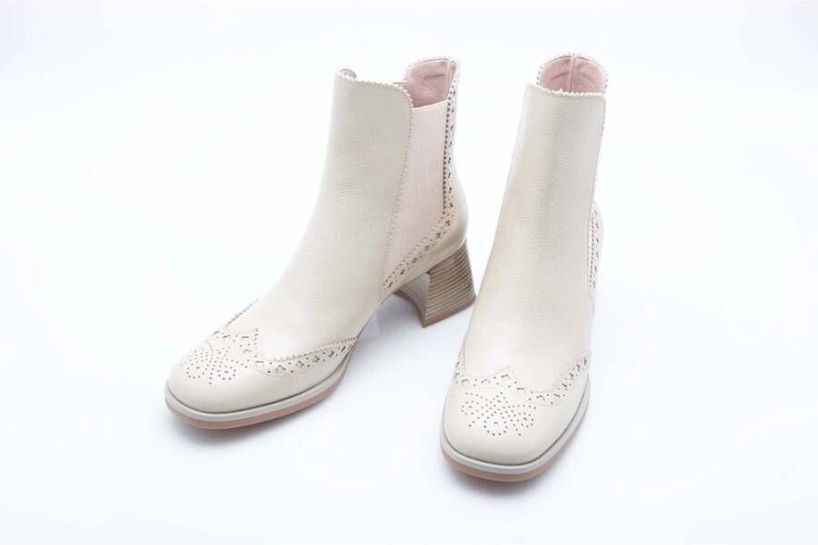 Hispanitas Beige enkellaars met blokhak Beige Dames