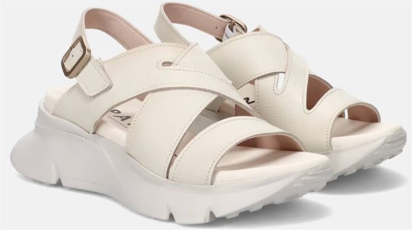 Hispanitas Sportieve Leren Sandalen met Triflow Technologie Beige Dames