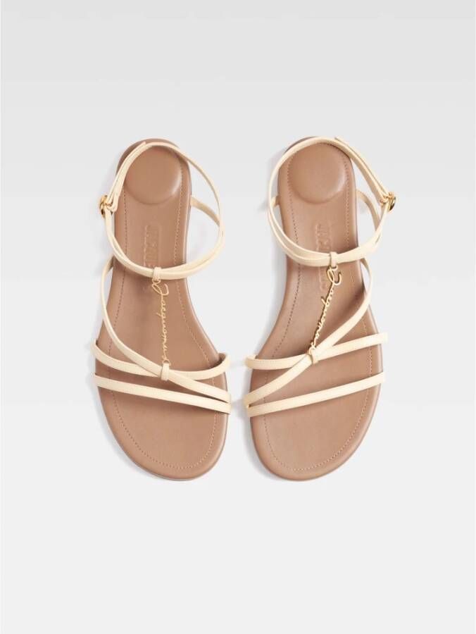 Jacquemus Gouden Logo Sandalen Beige Dames