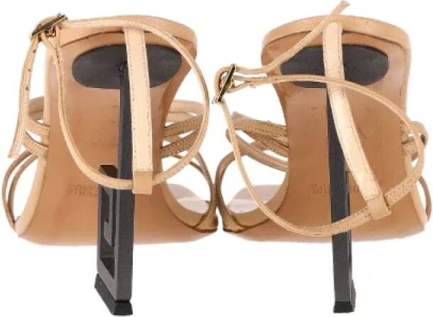 Jacquemus Pre-owned Leather sandals Beige Dames