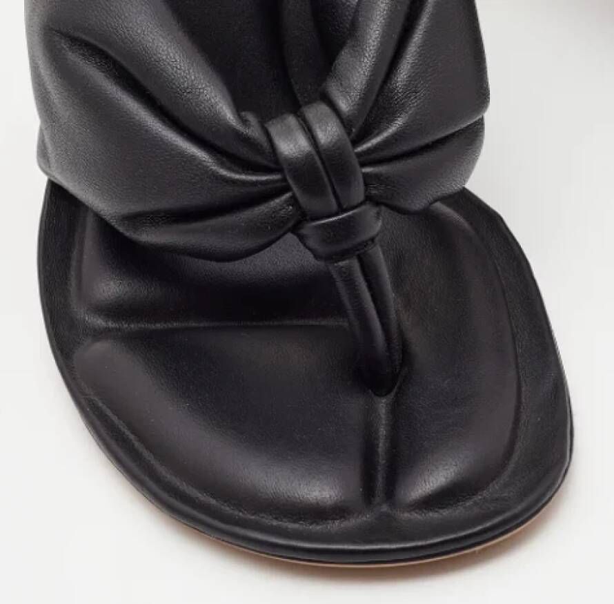 Jacquemus Pre-owned Leather sandals Black Dames