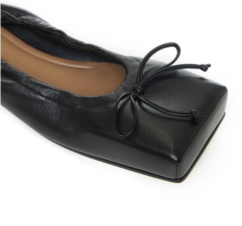 Jacquemus Zwarte platte schoenen Black Dames