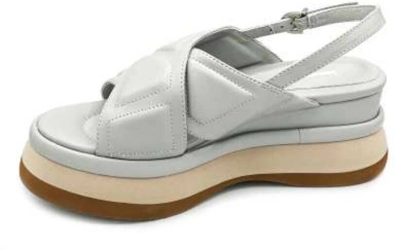 Jeannot Grijze Leren Sleehak Sandalen Lichtgewicht Rubberen Zool Gray Dames