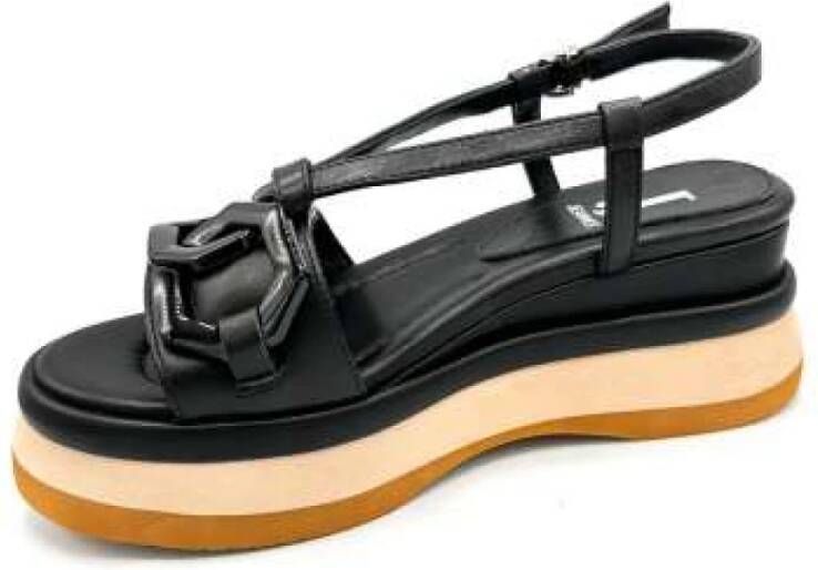 Jeannot Zwarte leren sleehak sandalen Black Dames