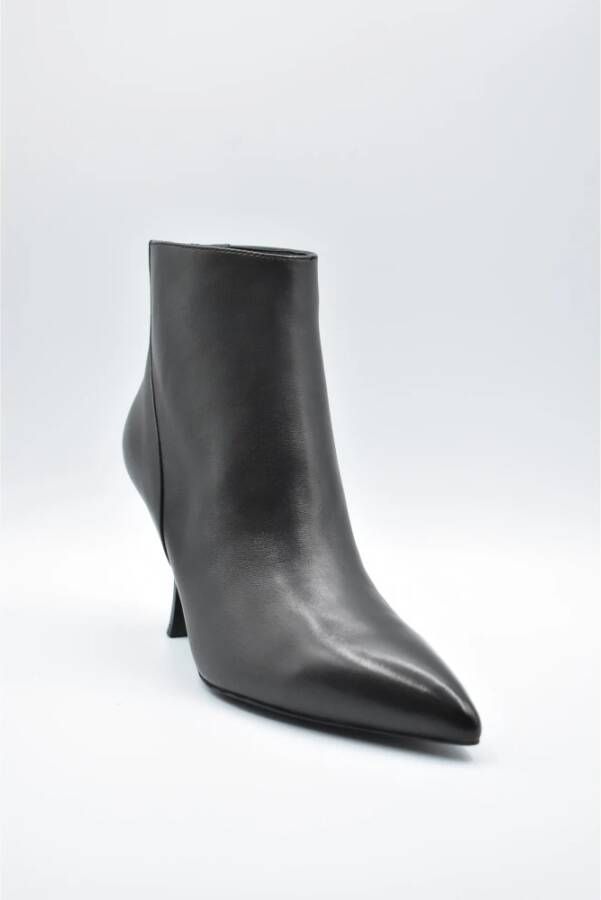 Jeannot Zwarte platte schoenen met 70 mm hak Black Dames