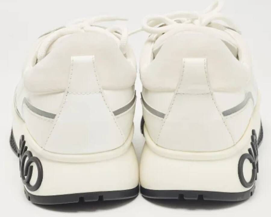 Jimmy Choo Pre-owned Fabric sneakers White Dames