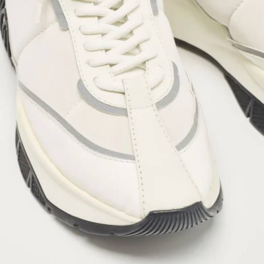 Jimmy Choo Pre-owned Fabric sneakers White Dames