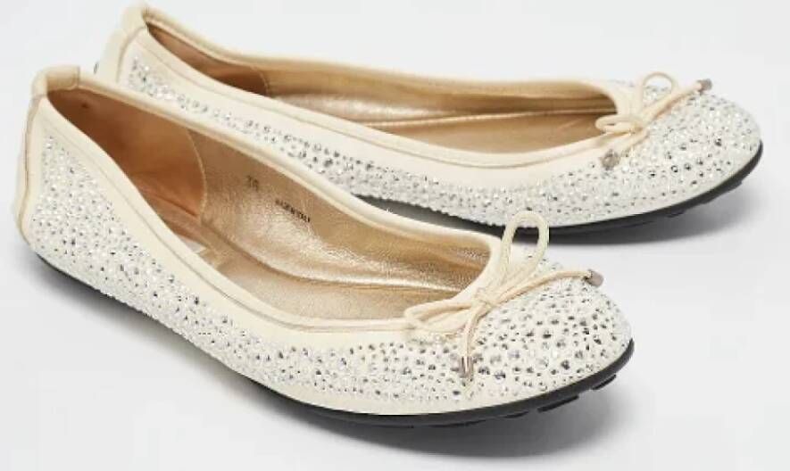 Jimmy Choo Pre-owned Leather flats Beige Dames