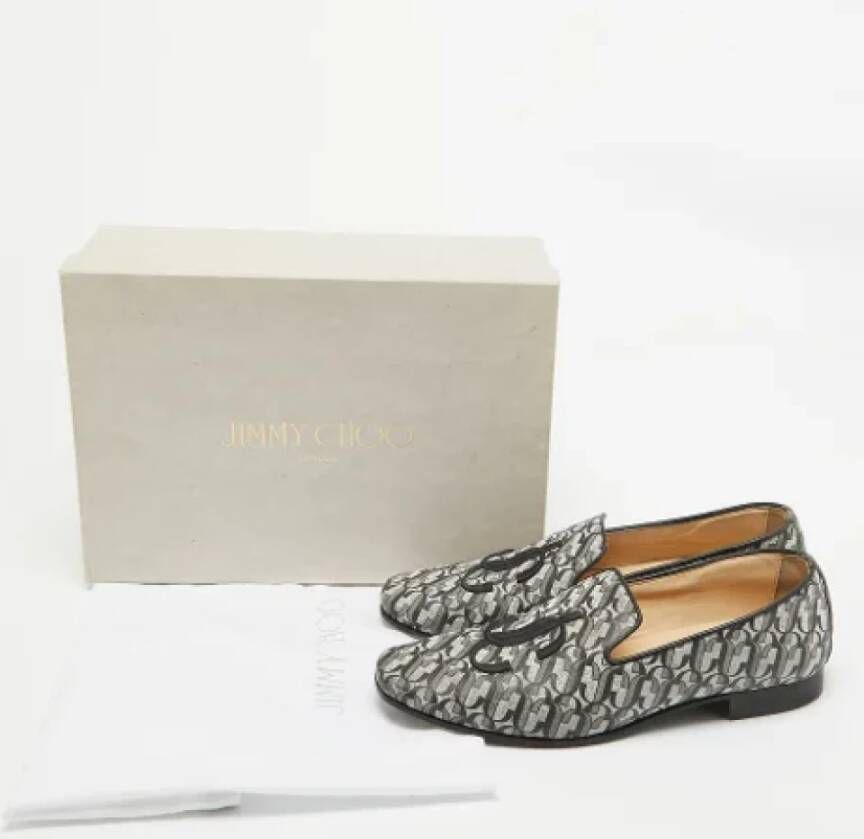 Jimmy Choo Pre-owned Leather flats Gray Dames