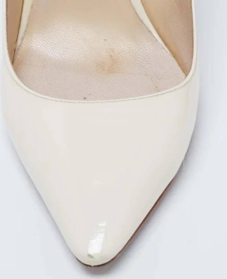 Jimmy Choo Pre-owned Leather heels Beige Dames