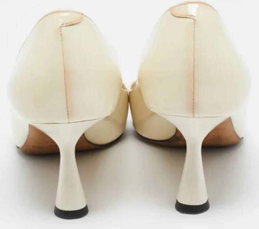 Jimmy Choo Pre-owned Leather heels Beige Dames