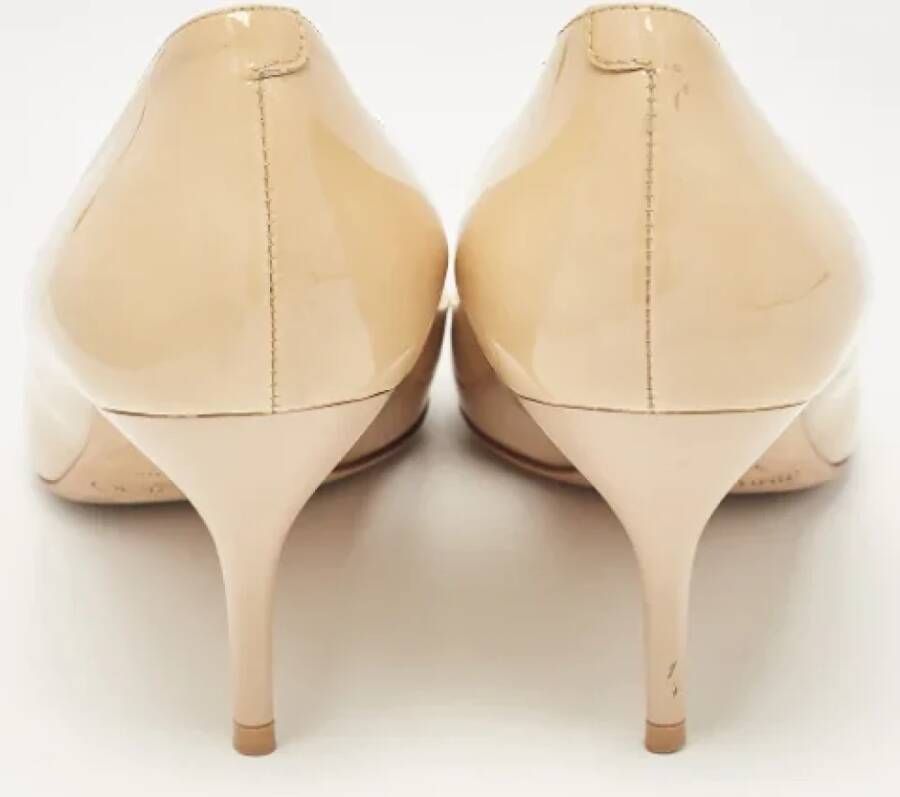 Jimmy Choo Pre-owned Leather heels Beige Dames