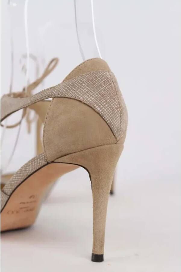 Jimmy Choo Pre-owned Leather heels Beige Dames