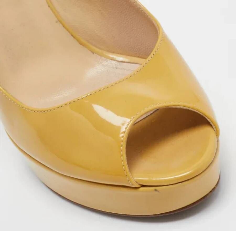 Jimmy Choo Pre-owned Leather heels Yellow Dames