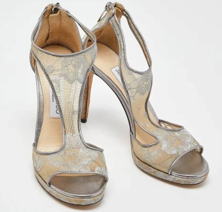 Jimmy Choo Pre-owned Leather sandals Gray Dames