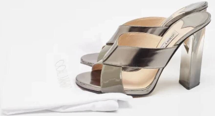 Jimmy Choo Pre-owned Leather sandals Gray Dames