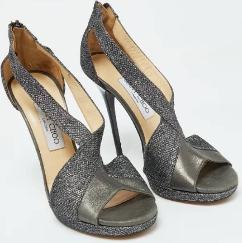 Jimmy Choo Pre-owned Leather sandals Gray Dames