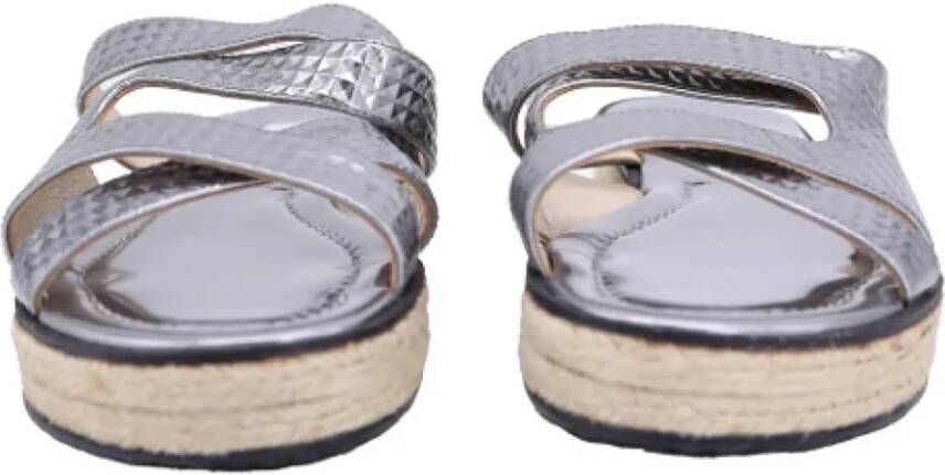 Jimmy Choo Pre-owned Leather sandals Gray Dames