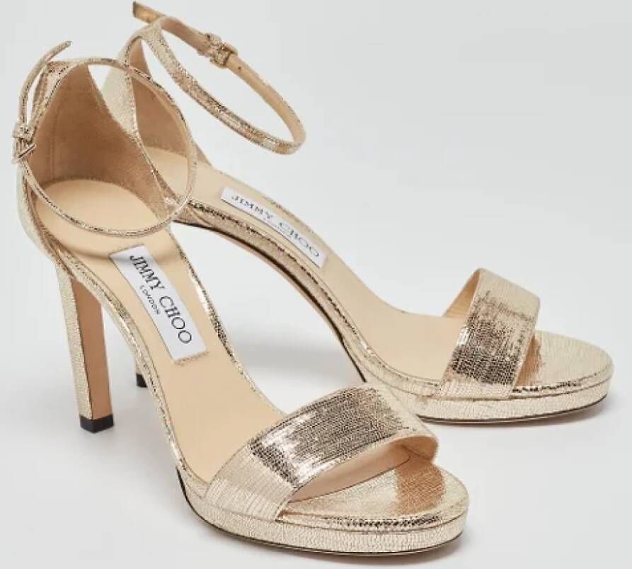 Jimmy Choo Pre-owned Leather sandals Yellow Dames