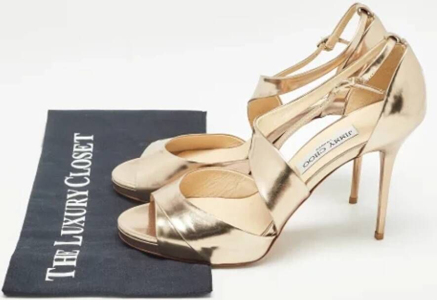 Jimmy Choo Pre-owned Leather sandals Yellow Dames