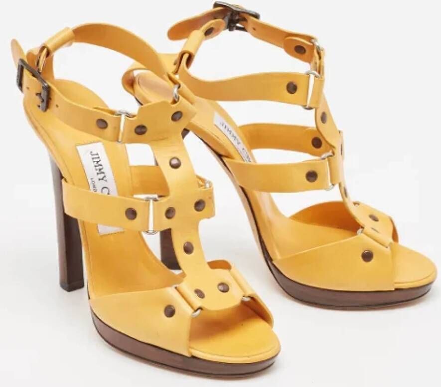 Jimmy Choo Pre-owned Leather sandals Yellow Dames