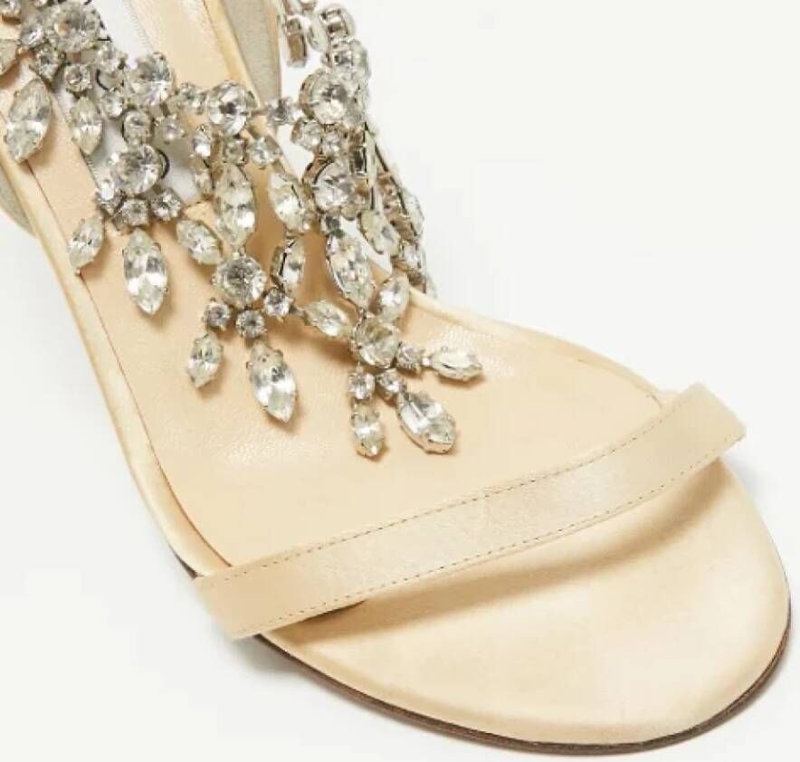 Jimmy Choo Pre-owned Satin sandals Yellow Dames